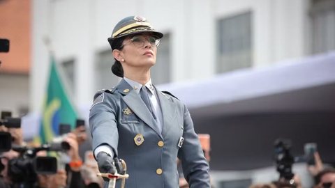 A nova comandante-geral assume a maior tropa policial do país em cerimônia na Academia do Barro Branco. - Imagem: Divulgação/GESP.