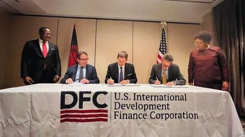 O financiamento da DFC reflete uma estratégia geopolítica dos EUA para reduzir a dependência da China e fortalecer cadeias de fornecimento - Imagem: Divulgação / U.S. International Development Finance Corporation