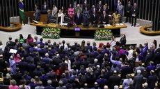 Com a recente alteração, a cota parlamentar agora inclui despesas com internet e bagagens, além de outros benefícios já existentes. - Imagem: Reprodução | Marina Ramos/ Câmara dos Deputados