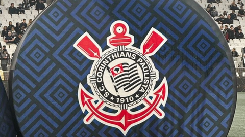 O presidente Osmar Stabile acompanha o Corinthians em meio às dificuldades financeiras que ainda impedem o clube de registrar novos jogadores - Imagem: Reprodução