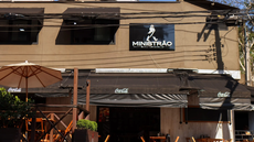 Bar Ministrão chegou a ser interditado após suspeita de vender bebidas adulteradas - Imagem: Reprodução