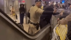 Vídeo mostra segurança da CPTM usando spray de pimenta contra passageiros - Imagem: Reprodução | @spsobretrilhos