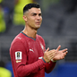 Cristiano Ronaldo deixa o gramado emocionado após a derrota para a Espanha por 1 a 0, resultado que eliminou Portugal da Copa do Mundo de 2026 - Imagem: Reprodução