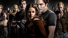 Prepare-se para reviver a paixão entre humanos e vampiros em uma experiência nostálgica nas salas de cinema - Imagem: Divulgação/Paris Filmes