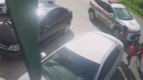 Vídeo flagra menino de 7 anos sendo atropelado por viatura da PM - Imagem: reprodução YouTube
