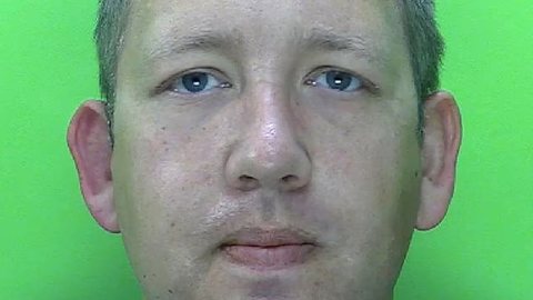 Matthew Shaw foi preso mais de uma vez pelos crimes de abuso sexual contra crianças - Imagem: reprodução/Daily Mail