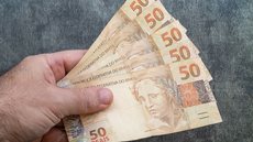 Entenda as datas de pagamento do 13º salário e como isso afeta os trabalhadores em 2025, incluindo prazos e regras - Imagem: Reprodução/Redes Sociais