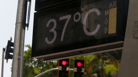 Antes da mudança climática, algumas localidades deverão enfrentar temperaturas extremamente elevadas no domingo - Imagem: Reprodução / Agência Brasil / Paulo Pinto