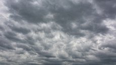 Previsão indica temperaturas variando entre 18°C e 25°C - Imagem: Reprodução / Freepik