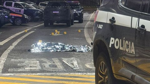 A festa em homenagem ao assassinato ocorreu no Rio, revelando a influência do PCC e a proteção do Comando Vermelho ao olheiro foragido. - Imagem: Divulgação / Polícia Civil