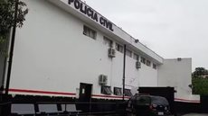 Suspeitos fugiram após luta corporal e levaram pertences da vítima. - Imagem: Divulgação/Polícia Civil.