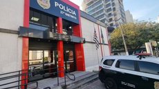 Após os relatos, a polícia foi acionada e o piloto foi encontrado no hotel, onde negou as acusações de abuso - Foto: Eliezer dos Santos/ TV Globo