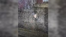Veículos foram atacados com pedras em diferentes bairros - Imagem: Reprodução | Portal cidade Tiradentes