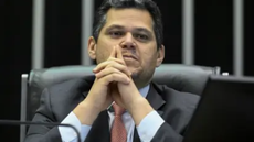 Sessão comandada por Davi Alcolumbre reabriu espaço para transferências da União - Imagem: Reprodução