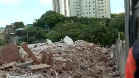 Desabamento de construção em São Paulo resulta em feridos - Imagem: Reprodução / SBT