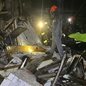 Sobrado de dois andares desmorona durante a noite e mobiliza equipes de resgate no Cangaíba - Imagem: Reprodução/Defesa Civil