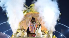 Desfile da Mocidade Alegre em 2026, campeã do Carnaval paulistano. - Imagem: Reprodução/Liga-SP.