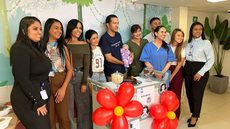 Equipe médica comemora sucesso da intervenção - Imagem: Reprodução