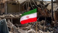 Autoridades iranianas propõem diálogo com os EUA, buscando reabrir negociações em meio à instabilidade no Estreito de Ormuz - Foto: Reprodução/Atta Kenare/AFP
