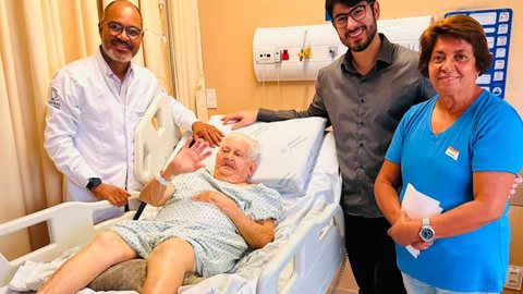 Com 114 anos, Antônia mostra que a idade não é barreira para uma recuperação bem-sucedida após cirurgia ortopédica - Foto: Divulgação