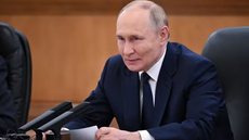 Putin destaca a invencibilidade do Burevestnik, enquanto especialistas questionam a viabilidade da nova arma nuclear russa - Foto: Sergey Bobylev / POOL / AFP