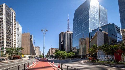 Após dias frios, São Paulo enfrenta calor intenso com máximas de até 37°C, especialmente no interior do estado - Imagem: Reprodução/ Climatempo