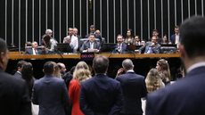 Frentes do agronegócio e indústria se mobilizam para postergar discussões sobre a PEC que altera jornada de trabalho até 2027 - Imagem: Reprodução/Redes Sociais
