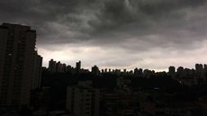 Previsão indica que o tempo mudará rapidamente, com pancadas de chuva e possibilidade de granizo em áreas isoladas - Foto: Paulo Pinto/ Fotos Públicas