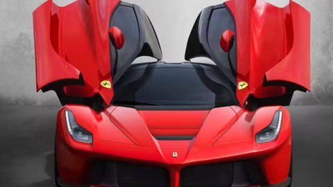 Além da Ferrari, modelos Porsche 918 Spyder também figuram entre os IPVAs mais altos do DF, com valores significativos - Imagem: Reprodução/G1