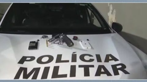 Material apreendido em cativeiro em Osasco - Imagem: Reprodução/TV Globo