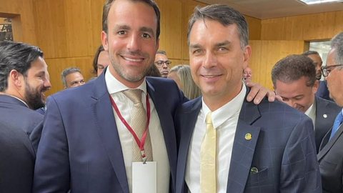 Lucas Bove e Flávio Bolsonaro - Foto: Reprodução