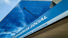 Aposentados e pensionistas do INSS terão reajuste de 3,9% nos benefícios, com novo teto de R$ 8.475,55 a partir de janeiro de 2025 - Reprodução/ Agência Brasil