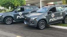 Agentes apreenderam dinheiro, eletrônicos e documentos que podem aprofundar as investigações sobre o esquema de corrupção fiscal - Imagem: Reprodução/Policia Militar