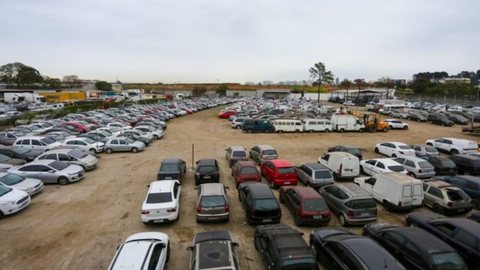 Detran-SP realiza primeiro leilão do ano de veículos de luxo - Imagem: Divulgação / Governo de São Paulo