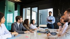 Dez dicas para brilhar em reuniões corporativas - Imagem: Reprodução/Freepik
