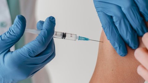 Vacinação contra Covid-19 - Imagem: reprodução grupo bom dia