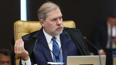 Processo será redistribuído após ministro alegar motivo de foro íntimo para se afastar. - Imagem: Reprodução/STF.