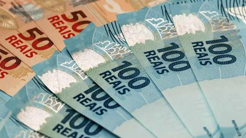 Relatório do UBS revela que o Brasil ganhou mais de 9 mil novos milionários em 2025, mas permanece entre os países com maior concentração de riqueza do mundo. - Imagem: Reprodução