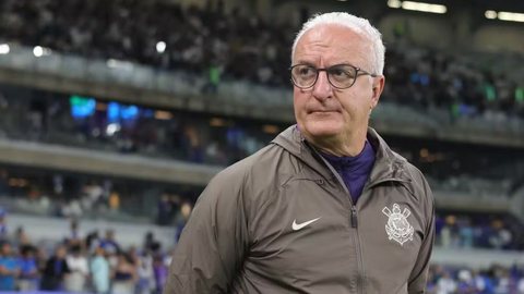 Dorival Júnior em Cruzeiro x Corinthians - Foto: Gilson Lobo/AGIF