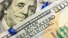 Disparada da moeda norte-americana reflete o aumento das incertezas fiscais no governo Lula e as novas tensões comerciais entre Estados Unidos e China - Imagem: Reprodução / Freepik