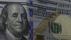 Dólar fecha em queda e atinge o menor nível em mais de um ano. - Imagem: Reprodução/Agência Brasil.