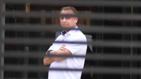 Condenado pelo Supremo a 27 anos e 3 meses, Jair Bolsonaro cumpre prisão domiciliar sob medidas cautelares - Imagem: Reprodução