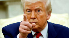 Trump mantém postura firme e endurece política comercial - Imagem: Kevin Dietsch