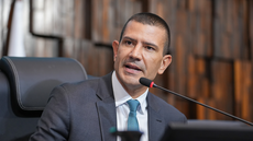 Douglas Ruas assume presidência da Alerj em meio a crise política e contestação judicial no RJ - Imagem: Reprodução