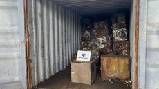 A crescente colaboração entre facções brasileiras e internacionais no tráfico de drogas revela novas dinâmicas criminosas. - Imagem: Divulgação / Receita Federal