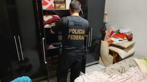 Policiais acharam material de pornografia infantil no armário de Dudu - Foto: divulgação Polícia Federal – Jales - SP