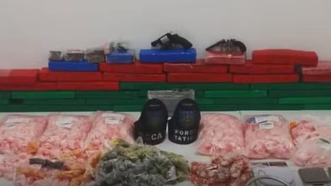 Operação em Pindamonhangaba prende dois e apreende grande quantidade de drogas - Imagem: Divulgação/ Polícia Militar