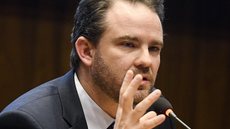 Ministro da Fazenda, Dario Durigan defendeu em Paris a criação de regras mais seguras para atrair investimentos internacionais na exploração de minerais críticos no Brasil. - Imagem: Leo Pinheiro / Valor