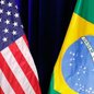 A postura rígida dos EUA e novas taxas globais complicam as negociações, mas Brasil mantém foco em questões tarifárias e comerciais - Imagem: Reprodução/Alan Santos/PR