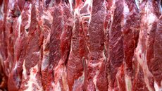 Entidades do agronegócio defendem a qualidade da carne brasileira, ressaltando que o país atende a rigorosos padrões internacionais de segurança alimentar - Imagem: Reprodução/Jaelson Lucas/Arquivo AEN